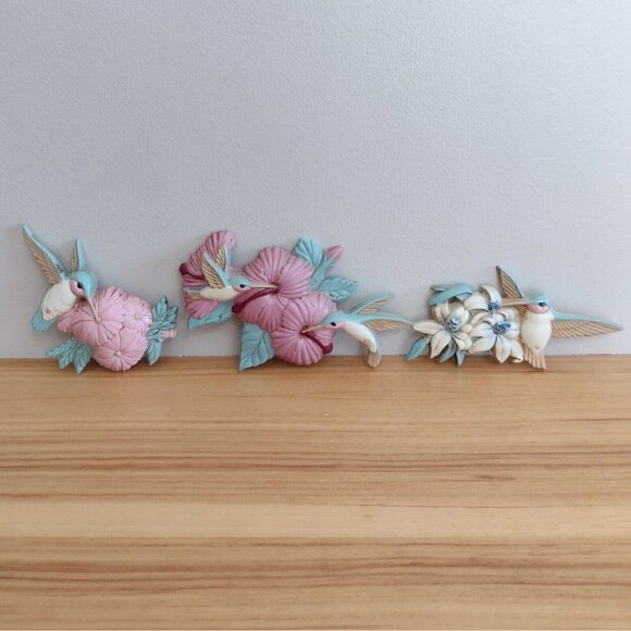 Vtg 90s Burwood Products 3 PC Set Plastic Hummingbird Wall Hanging Plaque Pastel - Picture 1 of 8